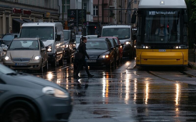 İstanbul’da rekor yağış sel getirdi: Ölü ve kayıplar var, seyahat edecekler neye dikkat etmeli?