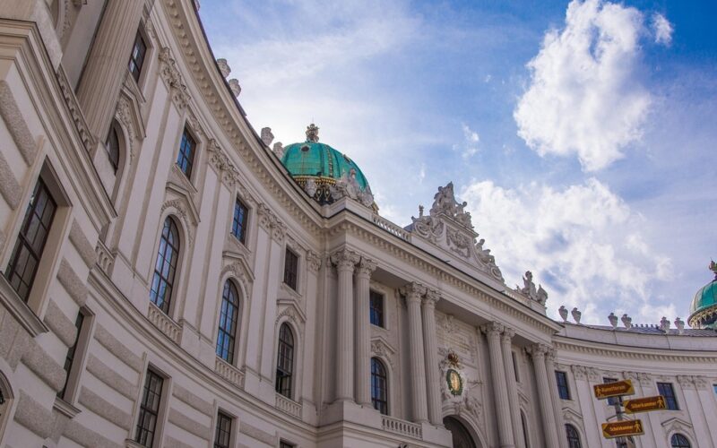 Hofburg’u kim, ne zaman kurdu? Viyana’daki saray kompleksinin 800 yıllık hikâyesi